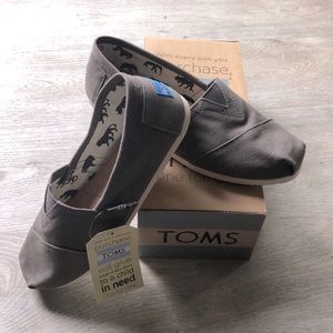 🆕 Men’s TOMS